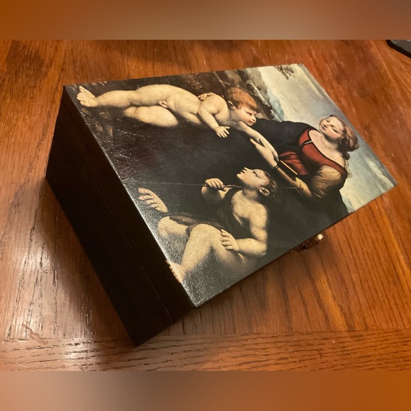 Raphael’s-The Virgin And Child… Beautifully Handmade Gold Hardware Trinket Box! - Picture 5 of 16